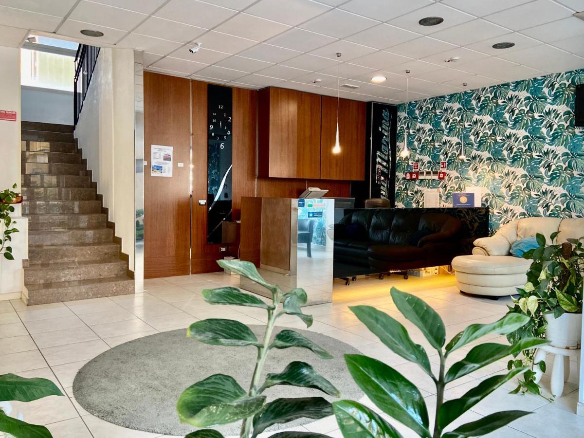 Residence Acqua Suite Marina Rimini Zewnętrze zdjęcie