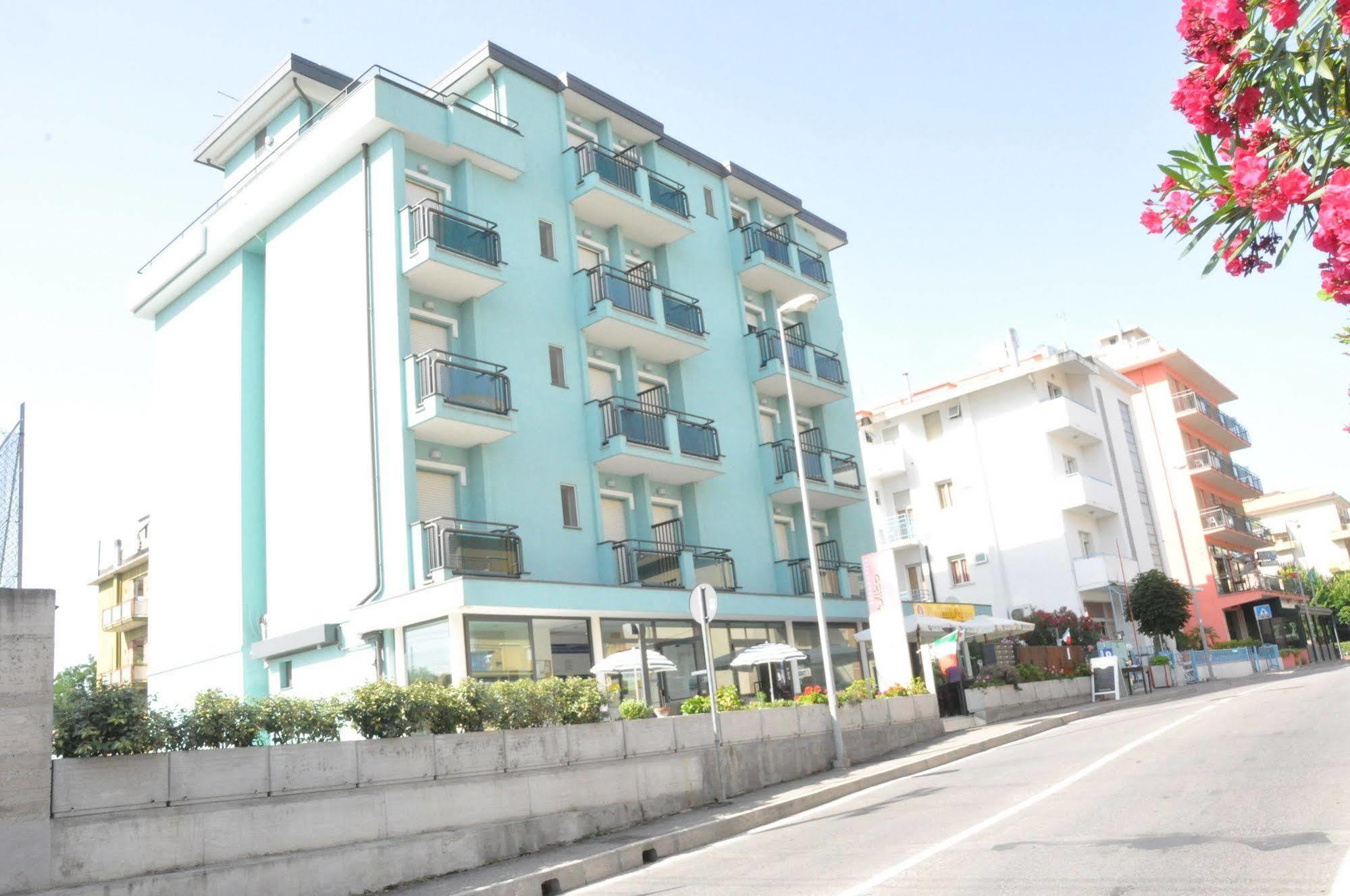 Residence Acqua Suite Marina Rimini Zewnętrze zdjęcie
