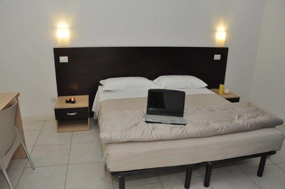 Residence Acqua Suite Marina Rimini Zewnętrze zdjęcie
